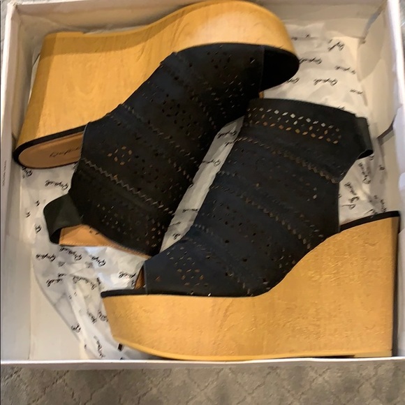 Wedges - Picture 1 of 3